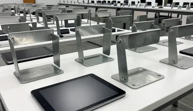金属支架选型中的关键工程管理要素分析